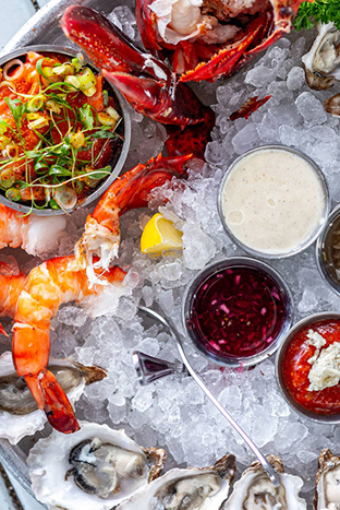 Oysters and shrimps on ice